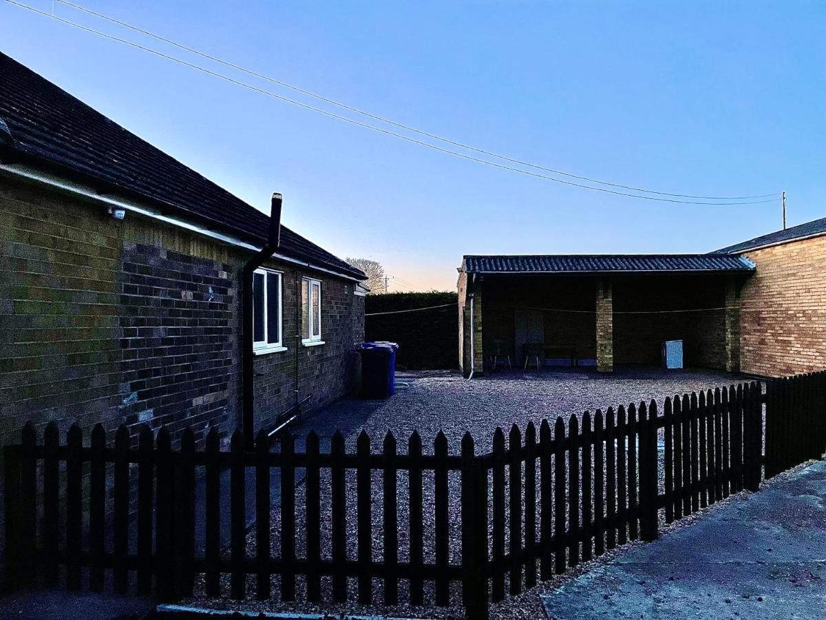 2 Bedroom Detached Bungalow With Hot Tub And Secure Garden And Parking - Pet Friendly On 7 Acres Of Land 보스턴 외부 사진